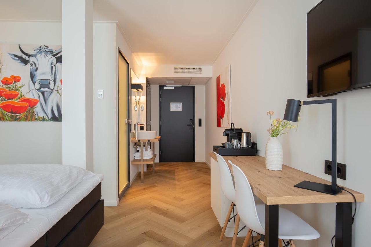 Snoozz Hotels Bolsward Boutique Hotel Zonder Receptie Met Digitale Sleutel Esterno foto
